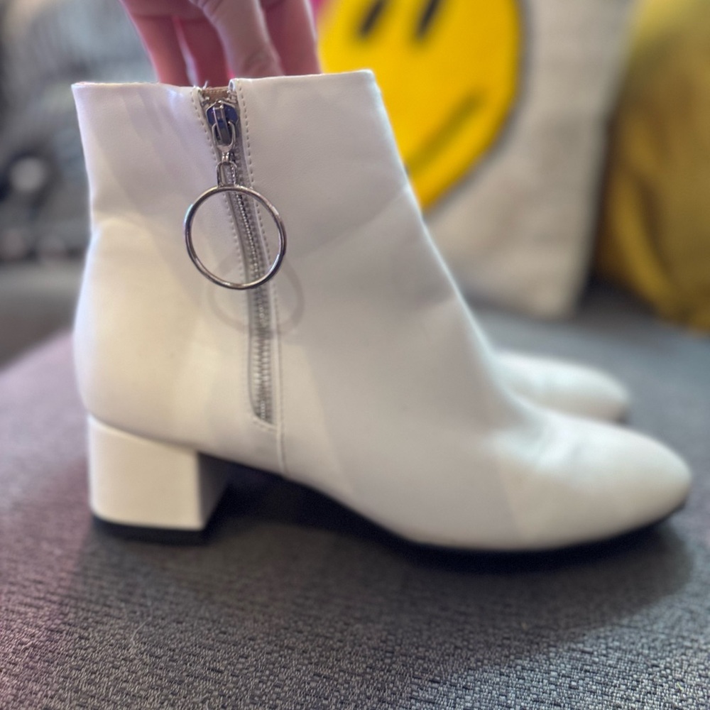 White Ankle Boots with Zipper Detail